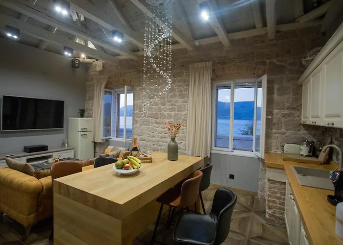 Villa St. Nicholas Lighthouse - Island Of Brac Pucisca